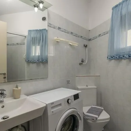 Apartment Matilda's In The Port Of Adamantas (Milos)