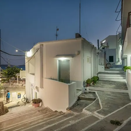 Matilda's In The Port Of Apartamento Adamantas (Milos)