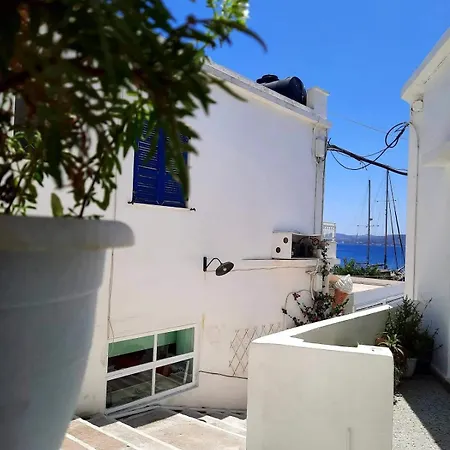 Matilda's In The Port Of Apartamento Adamantas (Milos)