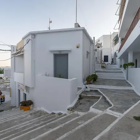 Matilda's In The Port Of Apartamento Adamantas (Milos)