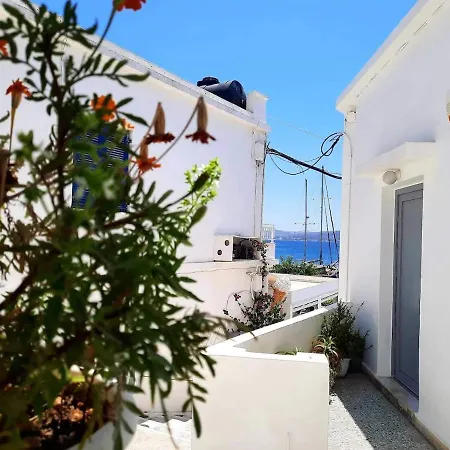 Matilda's In The Port Of Apartment Adamantas (Milos)